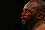 Nedtur. Roy Jones Jr. er før gået blødende fra ringen. Her mod Joe Calzaghe for et år siden. Arkivfoto. 