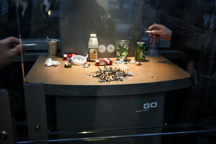 Arbejdssskade. Udsættelse for tobaksrøg kan godt give en ikke-ryger erstatning. Men i to principielle sager er ønsket alligevel blevet afvist af Ankestyrelsen. (arkivfoto) 