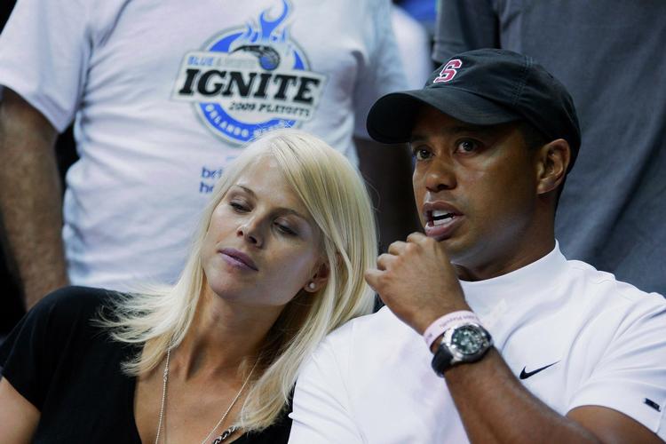 Tiger Woods undskylder sin opførsel - uden at komme præcis ind på, hvad han undskylder. 