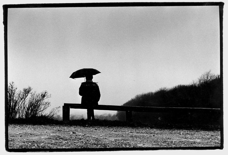 »Når en ensom person forventer, at andre vil reagere negativt mod ham, vil det rent faktisk ske. Dels fordi han forventer det, og dels fordi han selv fremkalder det med sin væremåde,« siger psykolog John Cacioppo, som står bag undersøgelsen. Arkiv 