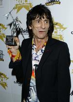 Ifølge Sky News har Ronnie Wood været en tur på politistationen efter et sammenstød med sin kæreste. 
