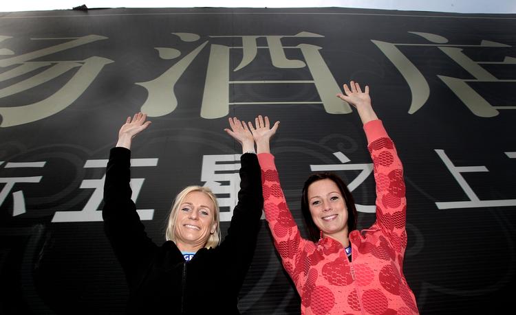 mur. Mette Melgaard er lidt småskadet, mens Kamilla Kristensen er klar til kamp i morgen klokken 14.00, når det danske kvindelandhold åbner mod Tyskland ved VM i Kina. 