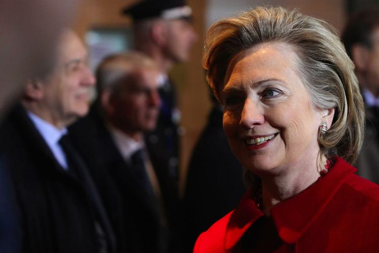USA's Hillary Clinton er i Bruxelles til Nato-møde. Her skal det vise sig, om generalsekretær Anders Fogh Rasmussen vil skuffe amerikanerne. 