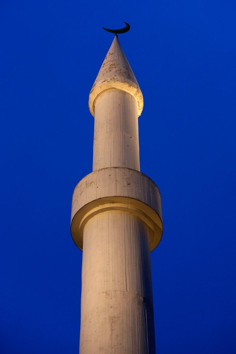 Bedetårn. Minareten på Mahmud-moskeen i Zürich er en af de fire schweiziske minareter. Landet vedtog i weekenden at forbyde byggeri af flere minareter. 