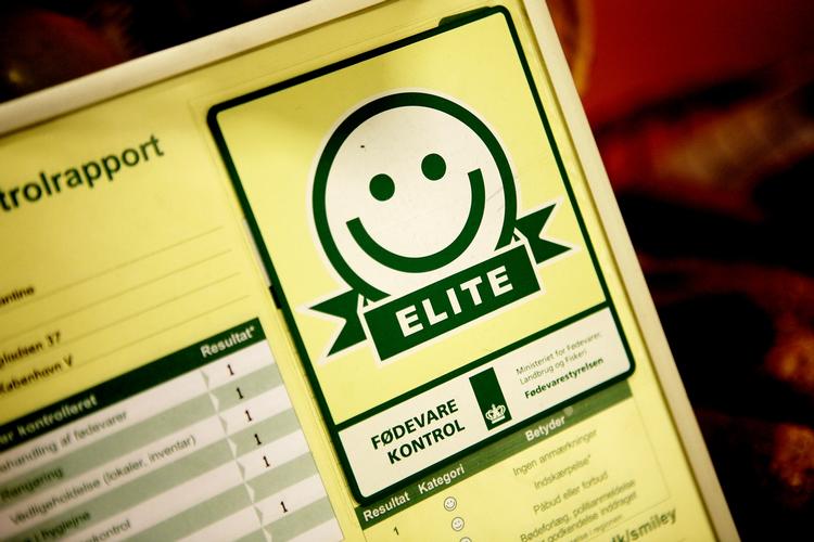 SMIL. Bankernes rådgivning skal være bedre og gennemsigtigheden større, mener Finanstilsynet og Forbrugerrådet. Denne smiley er dog fra en fødevarerapport. 