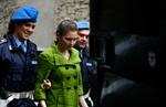 Morder. Hun har ligesom de to andre dømte hele tiden fastholdt sin uskyld, men 22-årige Amanda Knox blev i aftes idømt 26 års fængsel for mordet på sin tidligere værelseskammerat i Italien. 