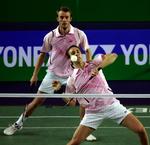 finalister. Returneringen fra Mathias Boe (forrest) var med til at sende ham og Carsten Mogensen i finalen. 