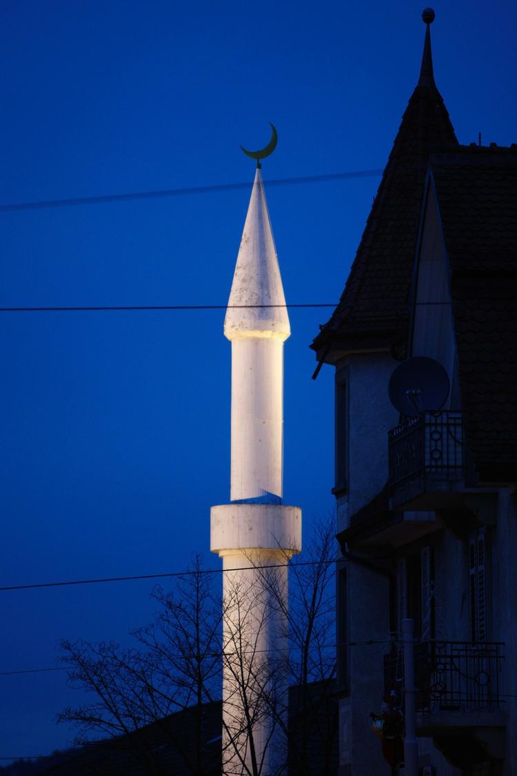 Forbud. Mahmud-moskeen i Zürich er en af  de fire minareter i Schweiz. Landet har netop ved folkeafstemning vedtaget at stoppe nye minareter. 