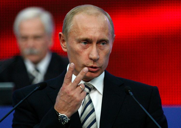 De nyrige forstår ikke at omgå deres rigdom uden at skulle vise sig hele tiden« sagde Vladimir Putin. 