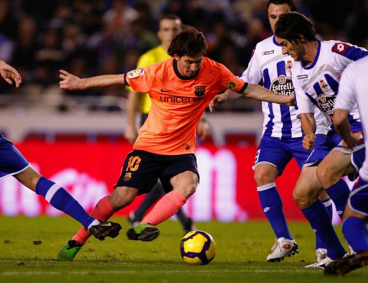 Troldmanden. Lionel Messi scorede to gange for Barcelona mod La Coruna og er nu oppe på ni scoringer i ligaen i denne sæson. 