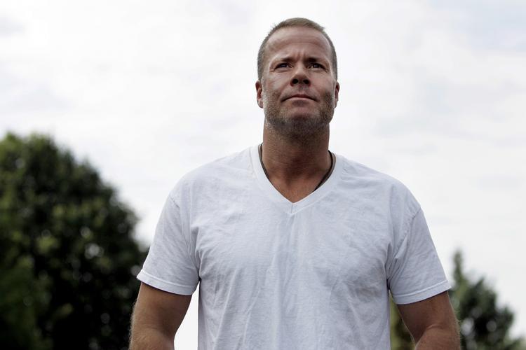 Jægerforfatter. Det er den tidligere jægersoldat Thomas Rathsack, der har skrevet bogen 'Jæger - i krig med eliten', der har udløst store problemer for forsvaret. (Arkifvfoto) 