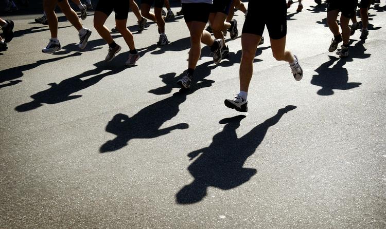 Marathon. Det er nu, du skal ud og vænne dig til asfalten. 