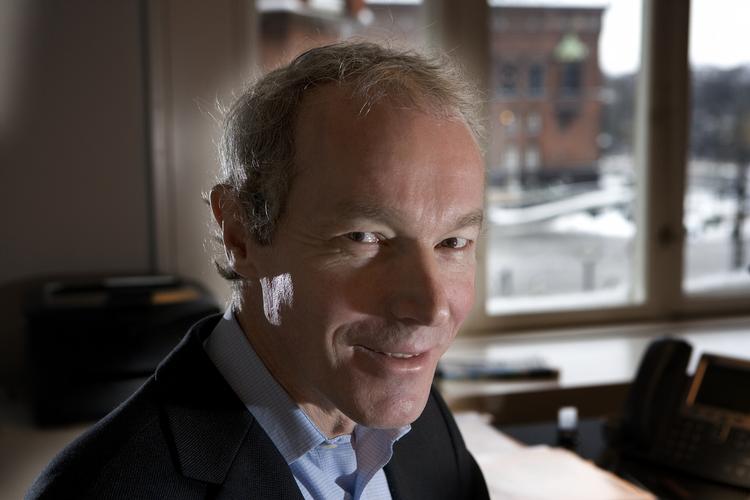 Falbert siger farvel til kontoret på Ekstra Bladet den 31. marts 2010, men fortsætter derefter med at skrive for avisen yderligere to år. 