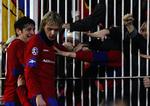 FRIE. CSKA Moskva-spillerne takkede i går deres fans efter Champions League-kampen mod Besiktas, og det kan de også komme til i fremtiden. Dopinganklager mod to af deres holdkammerater får ingen konsekvenser for dem. 