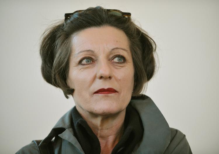 Herta Müllers værk om Oskar Pastiors erfaringer fra arbejdslejren er et kunstværk i verdensklasse, mener Politikens anmelder. 