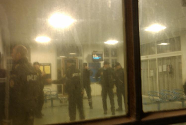 Politiet er klar i stationsbygningen i Padborg. 
