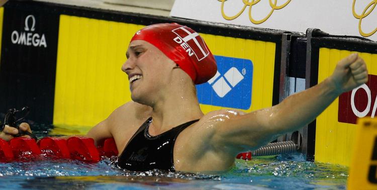 diskvalificeret. Guldet i 200 meter brystsvømning bliver Rikke Møller Pedersens eneste medalje i Istanbul, efter hun i dag blev diskvalificeret i det indledende heat i 100 meter-løbet. 