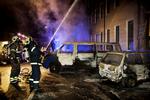 Bilbrand. To biler blev stukket i brand på Vermundsgade i nat. 