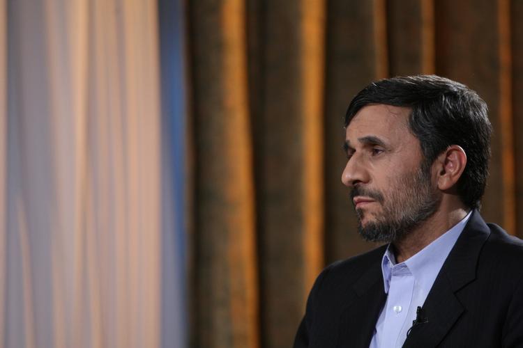 In an exclusive interview with Politiken, President Ahmadinejad of Iran says: "Those who believe that nuclear weapons provide political strength are mentally deranged." 