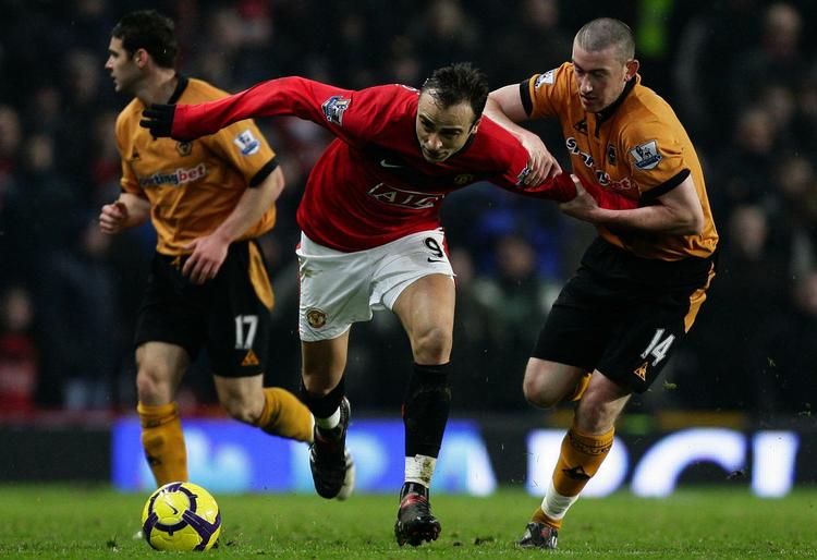 Reserve. David Jones (til højre) var en af de mange nye i startopstillingen mod Manchester United og Dimitar Berbatov. 