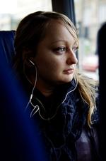 gratis.  I godt halvandet år har bredbånds-kunder hos TDC  kunnet hente  musiknumre ned på deres computere og lytte til dem her uden beregning, så længe de bare var kunder hos teleselskabet. Fra i dag bliver  tjenesten udvidet med 'streaming',  så numrene kan  høres i nuet.  Arkivfoto:  Anders Birch 