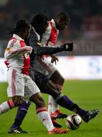 Sandwich. To Ajax-spillere kunne ikke holde Romelu Lukaku (i midten) fra at score to gange i de første 20 minuter af Europa League-opgøret.  Ander 