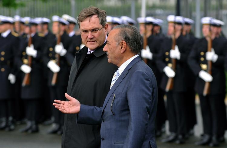 Besøg. Pakistans forsvarsminister, Ahmed Muktar, fotograferet under et besøg i Tyskland i maj, hvor den daværende tyske kollega, Franz Josef Jung, tog imod. 