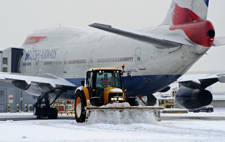 Sneproblemer. Britiske lufthavne er ramt af vintervejret. 