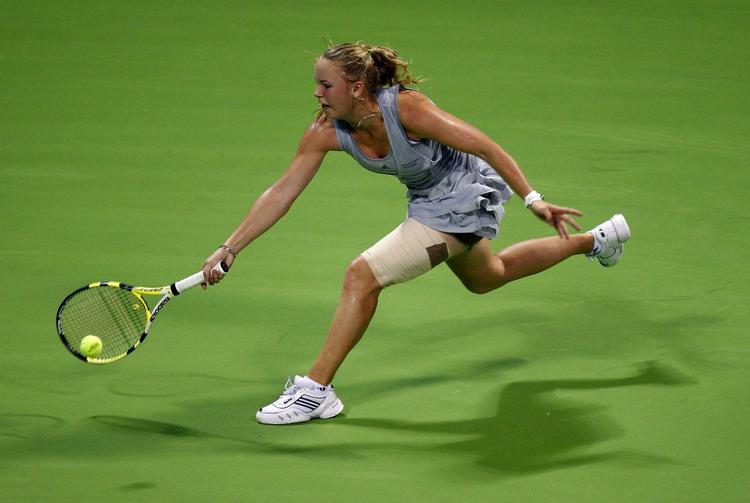 forbedring. Caroline Wozniacki er sprunget otte pladser frem på verdensranglisten i løbet af 2009, så danskeren nu er verdens nummer fire. Arkivfoto. 