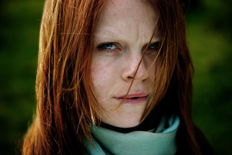 29-årige Signe Egholm Olsen modtager Ove Sprogøe Prisen, der er indstiftet af skuespiller og teaterdirektør Morten Grunwald og Nordisk Film. 