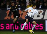 omkostningstung. Den brasilianske stjerne Robinho (tv) blev bragt til Manchester City fra Real Madrid for at hive klubben frem i toppen af Premier League. Men nu vil Robinho gerne skifte til en spansk klub igen. Arkivfoto. 