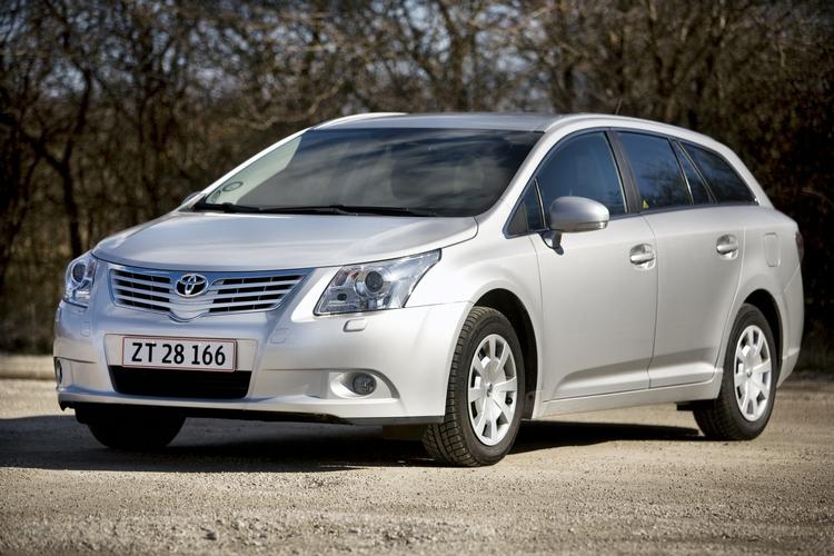 hit. Toyota Avensis er stærk kandidat til at blive den mest solgte bil i Danmark i 2009. Dog med konkurrence fra lillesøster Toyota Aygo. 