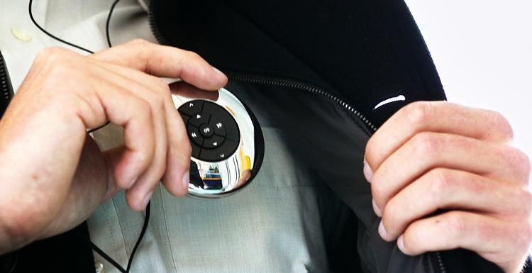 Musik i ørene. I 00’erne vil vi underholdes eller høre musik, uanset om vi cykler eller jogger. 