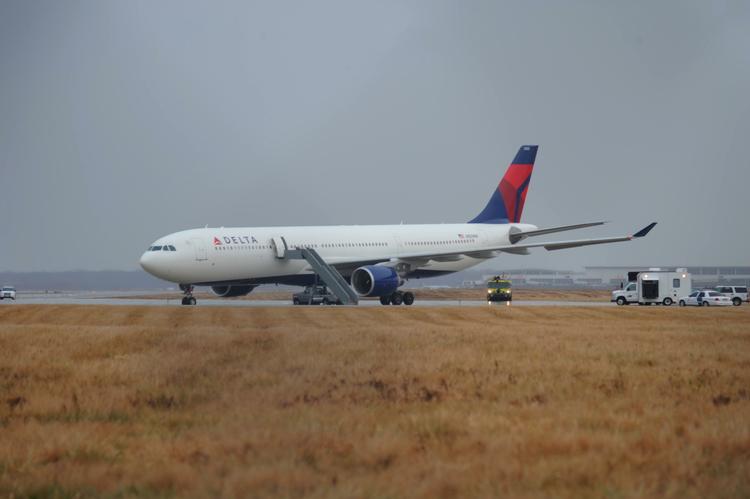 Attentatforsøg. Den 23-årige nigerianske ingeniørstuderende gik om bord i Airbus-flyet til Detroit med et eksplosivt pulver sat fast med tape til sine ben. 