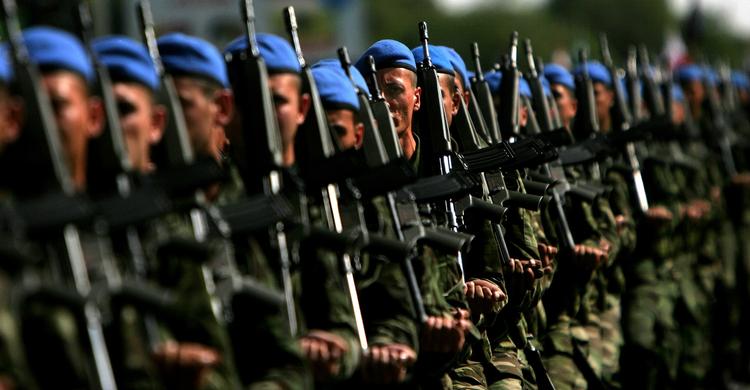 Magt. Tyrkiet har traditionalt et meget magtfuldt militær, der ikke altid er enige med politikernes beslutninger. 