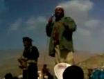 Terror. Al-Qaeda-krigeren Mohammed al-Kalwi optræder her på en video fra en træningslejr i Yemen, hvor han raser efter at hæren i december har slået til mod andre medlemmer af terrornetværket. 