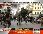 selvmordsbombe. TV-billeder fra Express News viser paramilitære styrker løbe mod den eksplosion, der i dag kostede 15 livet i Pakistan. 