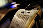 HELD. Årets største lotto-gevinst blev vundet i Ebeltoft. Her fik et anonymt heldigt asen fingrene i godt 32 millioner kroner. 