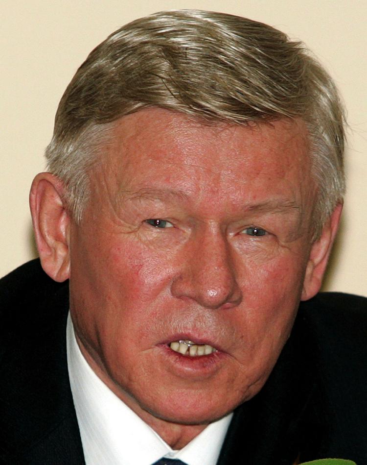 Ramt. »Det har jeg hørt fra en videnskabsmand - jeg er ikke sikker på årstallet, men jeg tror nok, at han sagde, at den vil ramme os i 2032«, siger lederen af Ruslands rumfartsagentur, Anatolij Perminov. (Arkivfoto). 