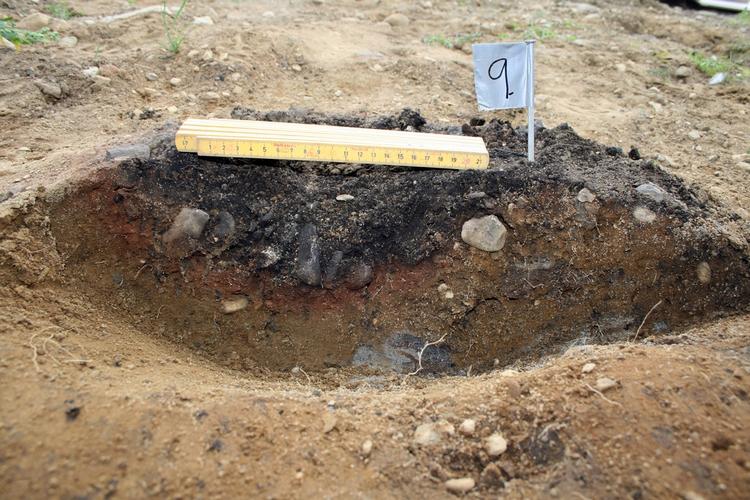 Jernalder. Sådan ser en af de små esser - ildsteder - ud, som norske arkæologer har fundet ved Forsetmoen. De stammer fra jernalderen. Foto: NTNU Museum. 