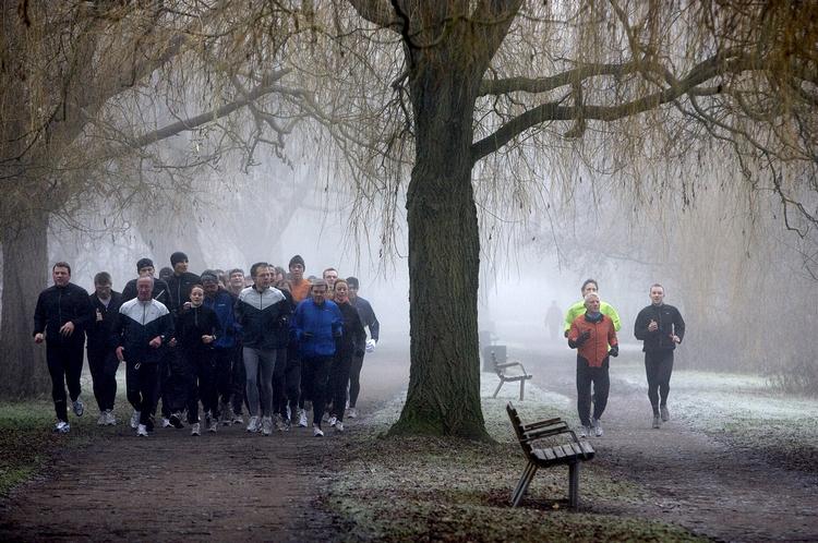 NYTÅRSLØB. Spartas nye tradition, Änglamark løbet nytårsaftensdag, var med 1500 deltagere helt udsolgt, da starten gik kl. 10 på Østerbro Stadion. Arkiv 