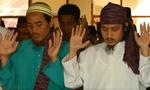Dømt. Imam Samudra (t.h.) og Amrozi bin Nurhasyim (t.v.) stod bag bombeangrebet på Bali i 2002. Nu frygter USA et nyt angreb. 