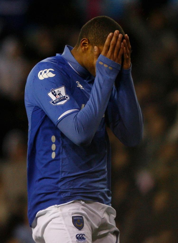 Rod. Kevin-Prince Boateng og de øvrige Portsmouth-spillere må igen vente  på deres løn. 