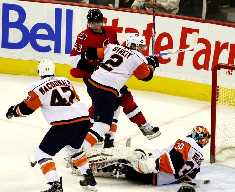 Målmager. Peter Regin (nummer 43) var på pletten for det canadiske hold mod NY Islanders. 