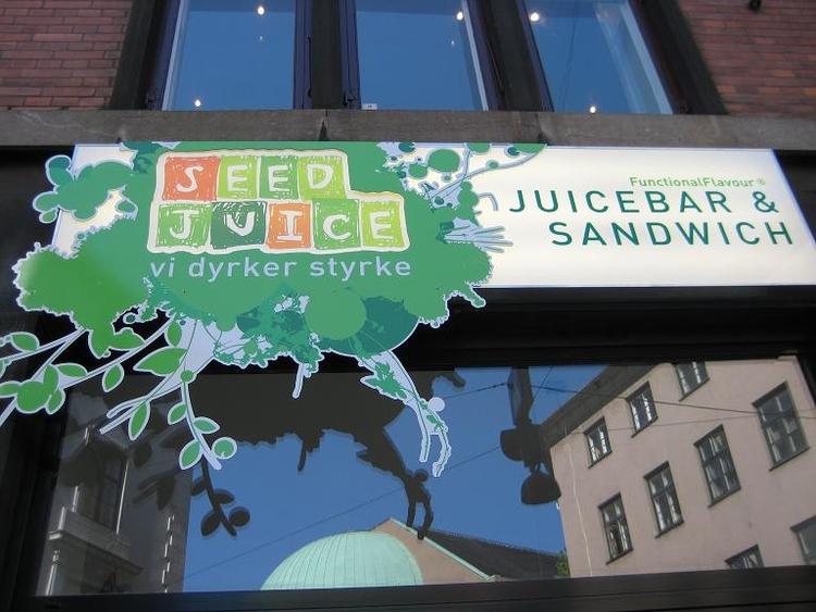 Nye juicebarer skyder op overalt. Som her, hvor stedet ligefrem reklamerer med functional food. 