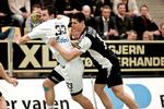 finale. BSV's Milutin Dragicevic (th) forsøger at stoppe et FCK-angreb i en tidligere kampe mellem de to tophold i håndboldligaen. Arkivfoto. 