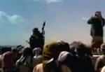 TERRORISTMØDE. En al-Qaeda-leder taler til sine krigere i Yemen og advarer landets styrker mod at samarbejde med amerikanerne., som han kalder Guds Fjender. Arkivfoto. 