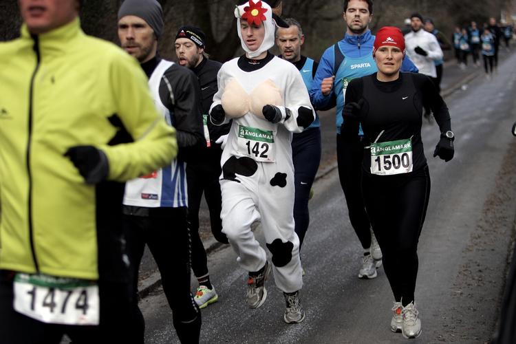 NYTÅRSLØB. Alt var udsolgt, da koen Alexander Viborg og de andre løb ind i det nye år 31. december med Sparta. 