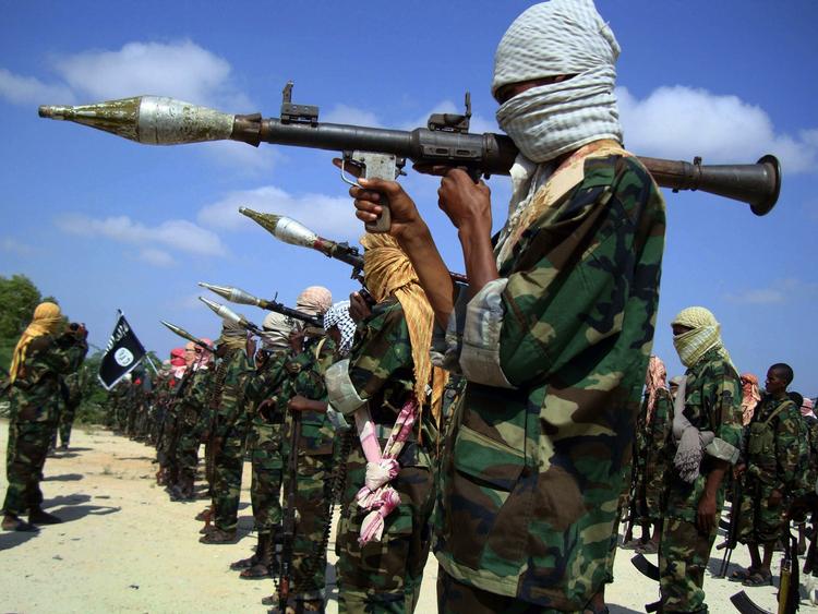 Militssoldater Oprørere i Yemen og Somalia arbejder i stigende grad sammen. Mens yemenitiske oprørere sender våben til deres muslimske kampfæller, lover den somaliske al-Shabab-milits at sende folk til Yemen. Arkivfoto. 