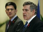 Briternes udenrigsminister David Miliband var, ifølge BBC's kilder, blandt seks ministre, der angiveligt var parate til at støtte et forslag om en hemmelig afstemning om premierminister Browns formandsskab. 